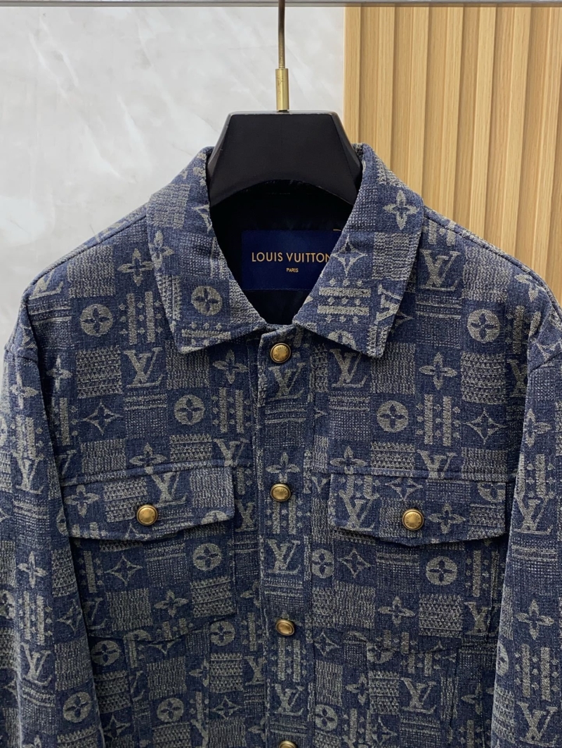 l0vis Vvtt0n outwear